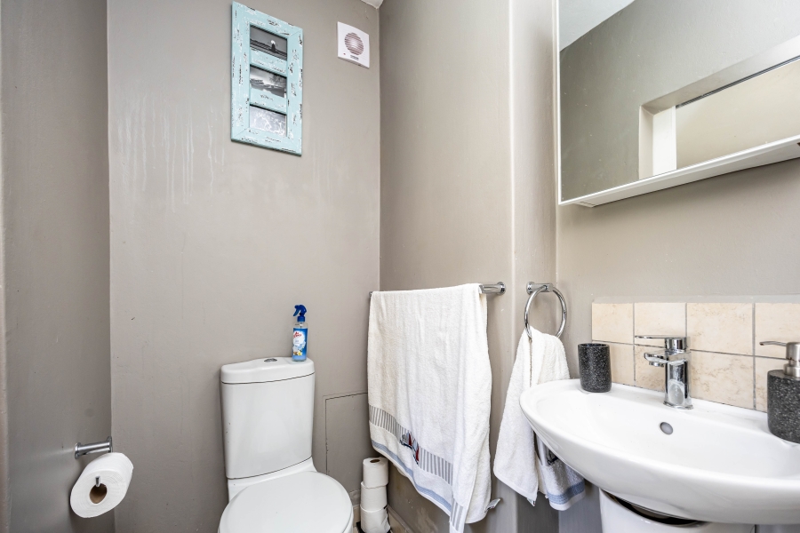 2 Bedroom Property for Sale in Nahoon Valley Park Eastern Cape
